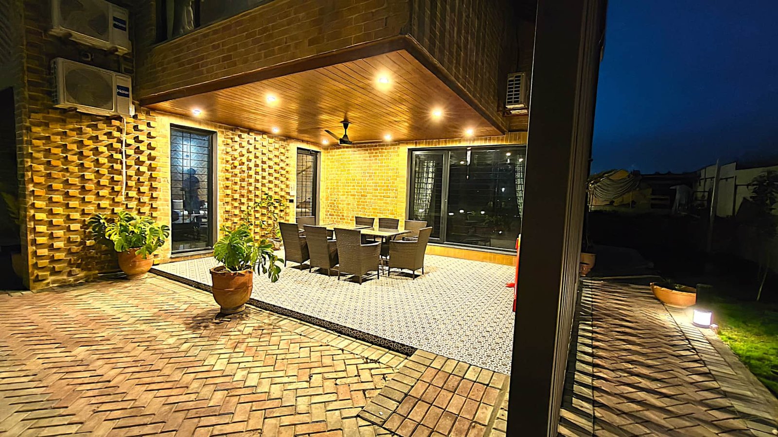 Nest House 4BR Brahma (7)