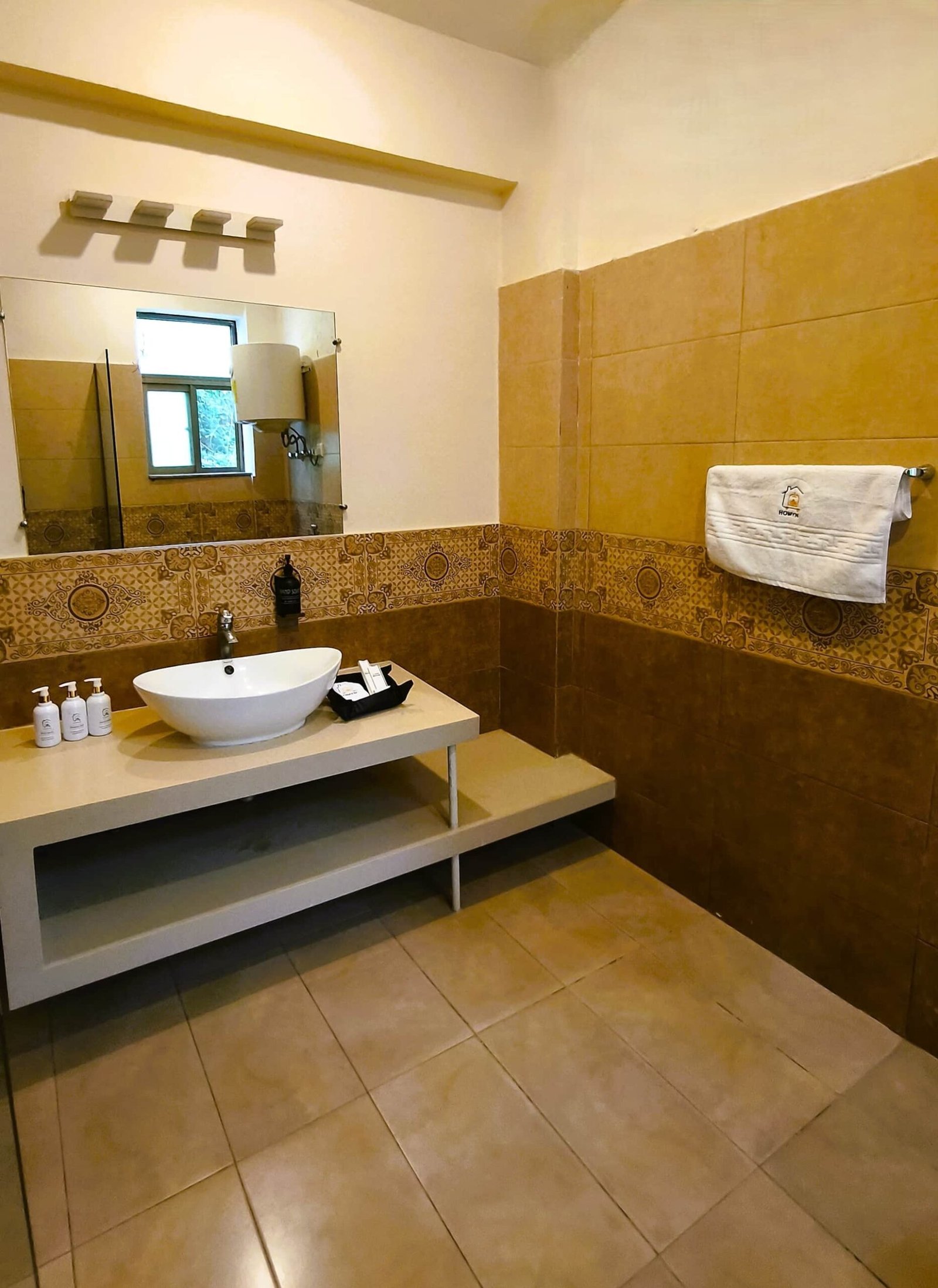 Rest Room - Palwals Scenic 1st Floor Banigala By HOMYN